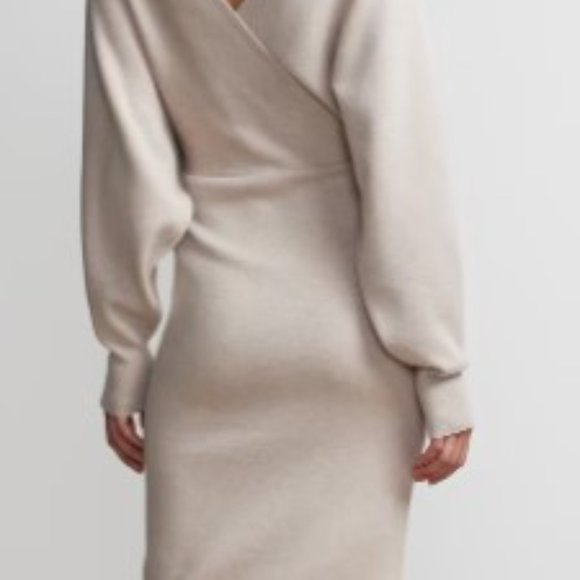 Beautiful cream color knit dress - Picture 2 of 2